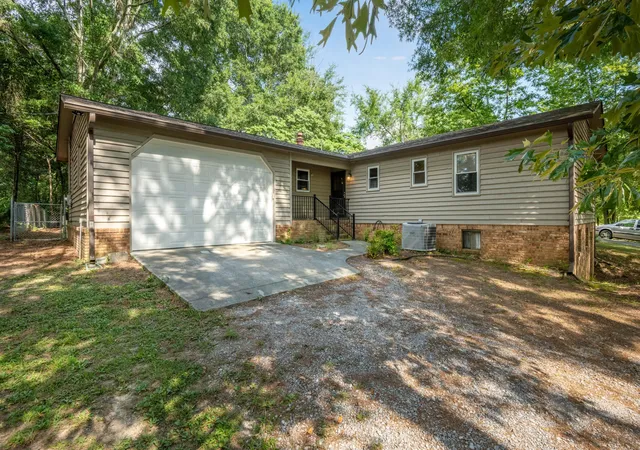 Homes for sale in Chatsworth, GA | 440 Bishop Pond Rd, Chatsworth, GA 30705 | MLS# 1538426