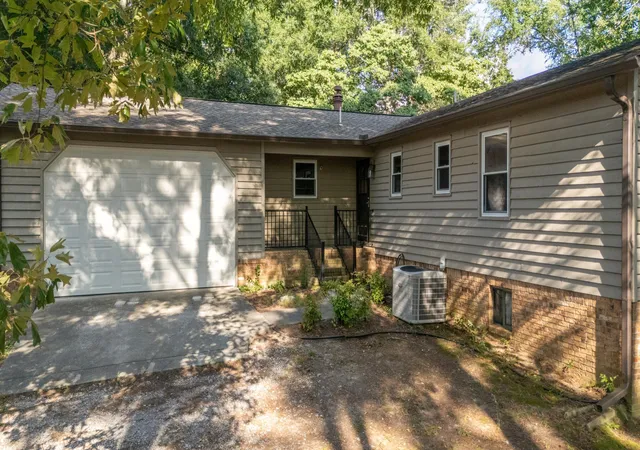 Homes for sale in Chatsworth, GA | 440 Bishop Pond Rd, Chatsworth, GA 30705 | MLS# 1538426