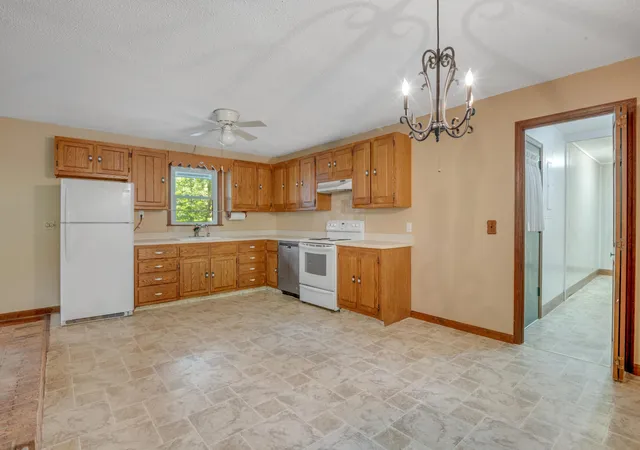 Homes for sale in Chatsworth, GA | 440 Bishop Pond Rd, Chatsworth, GA 30705 | MLS# 1538426