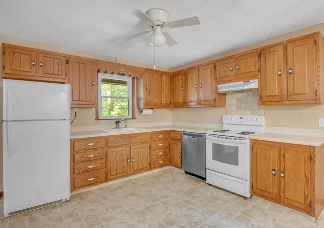 Homes for sale in Chatsworth, GA | 440 Bishop Pond Rd, Chatsworth, GA 30705 | MLS# 1538426