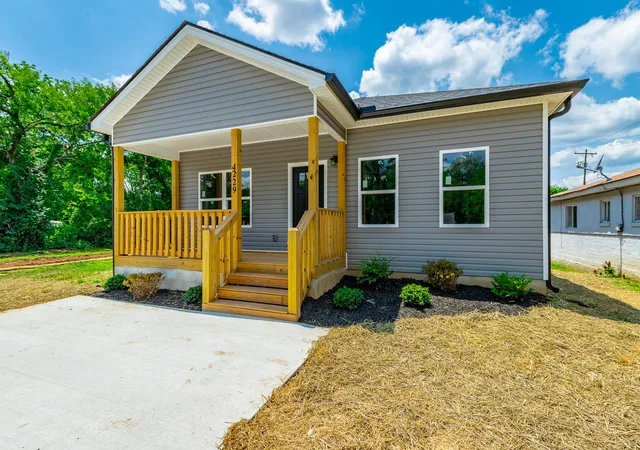 Homes for sale in Chattanooga, TN | 4229 Quinn Adams St, Chattanooga, TN 37410 | MLS# 1537664