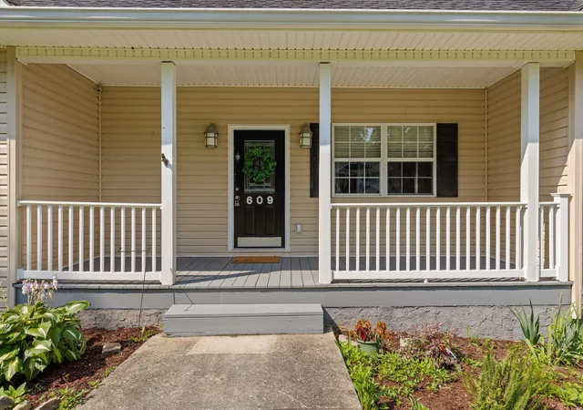 Homes for sale in Soddy Daisy, TN | 609 Neighbors Dr, Soddy Daisy, TN 37379 | MLS# 1537613
