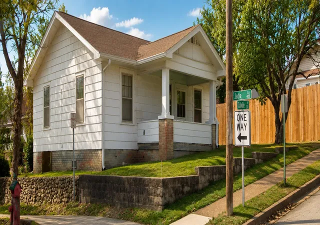 Photo 1 of Single family home for sale at 604 Colville St, Chattanooga, TN 37405 | MLS# 1537686 | Listing updated on 2026-09-15