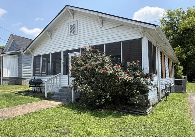 Homes for sale in Chattanooga, TN | 2918 N Chamberlain Ave, Chattanooga, TN 37406 | MLS# 1537522