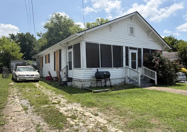 Homes for sale in Chattanooga, TN | 2918 N Chamberlain Ave, Chattanooga, TN 37406 | MLS# 1537522