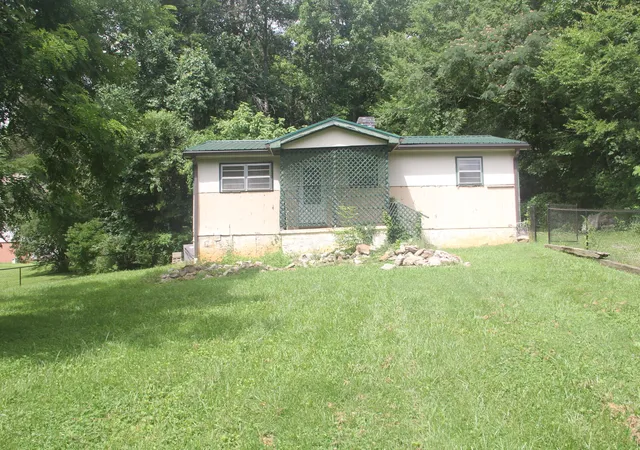 Homes for sale in Ringgold, GA | 403 Inman St, Ringgold, GA 30736 | MLS# 1537636