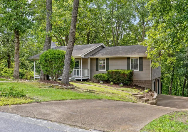 Photo 2 of Sale Pending at 2304 Covey Ln, Chattanooga, TN 37421 | MLS# 1537732 | Listing updated on 2026-09-25