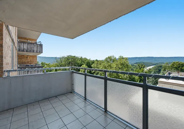 Homes for sale in Chattanooga, TN | 1131 Stringers Ridge Rd #5a, Chattanooga, TN 37405 | MLS# 1537577