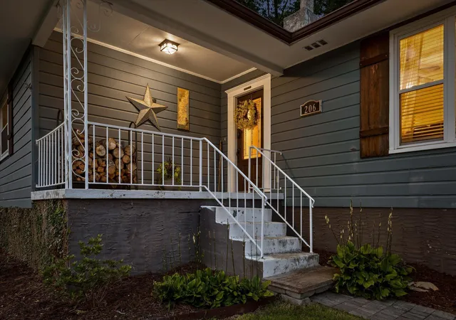 Homes for sale in Signal Mountain, TN | 206 Sunnybrook Trl, Signal Mountain, TN 37377 | MLS# 1537655