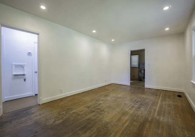Photo 2 of Single family home for sale at 5223 Dorsey St, Chattanooga, TN 37410 | MLS# 1537675 | Listing updated on 2026-09-09