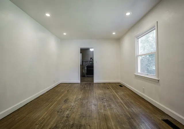 Photo 3 of Single family home for sale at 5223 Dorsey St, Chattanooga, TN 37410 | MLS# 1537675 | Listing updated on 2026-09-09