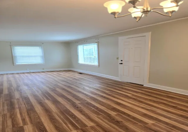 Photo 4 of Single family home for sale at 2011 Myrtle Ave, Chattanooga, TN 37412 | MLS# 1537663 | Listing updated on 2026-09-16