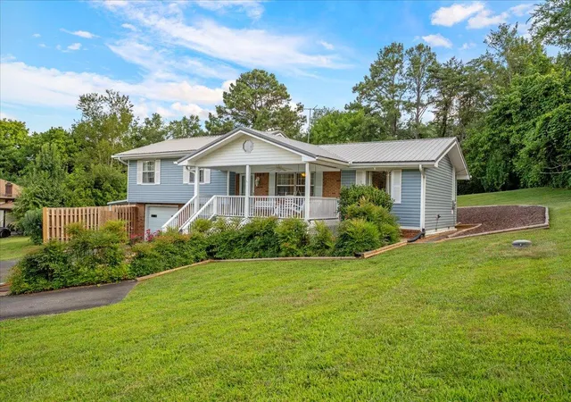 Photo 2 of Single family home for sale at 1026 Bandy Ln, Ringgold, GA 30736 | MLS# 1538043 | Listing updated on 2026-09-14