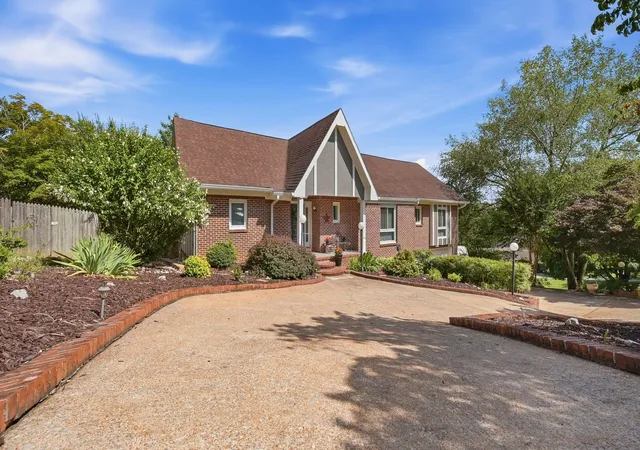 3rd image of 5306 Inlet View Ln, Hixson, TN 37343 | MLS# 1537817