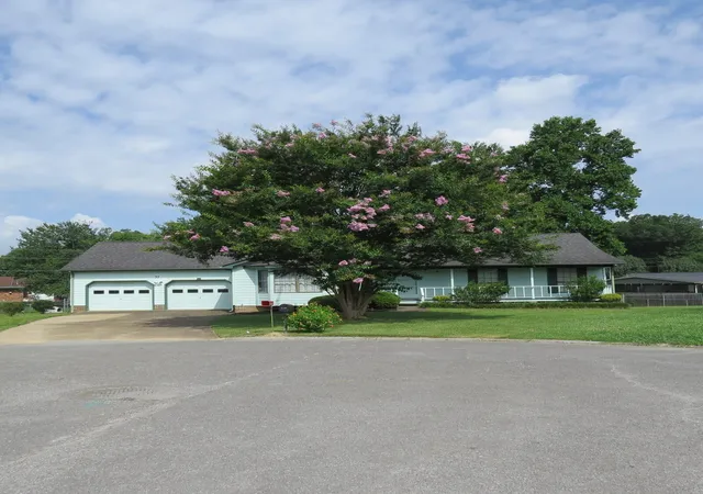 Photo 2 of Single family home for sale at 33 Joy Ann Cir, Rossville, GA 30741 | MLS# 1537789 | Listing updated on 2026-09-07