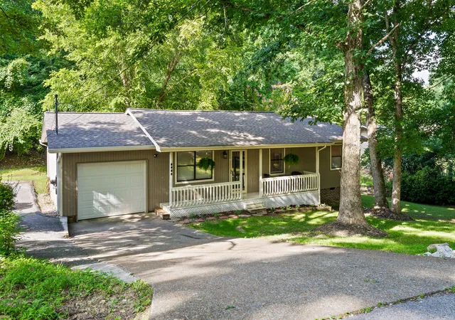Homes for sale in Soddy Daisy, TN | 8925 E Ridge Trail Rd, Soddy Daisy, TN 37379 | MLS# 1537797