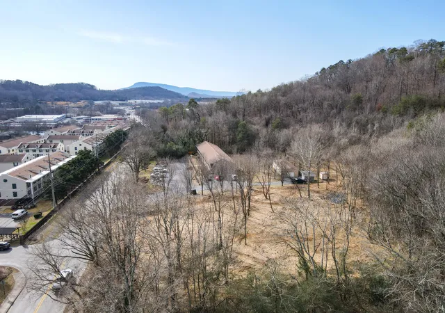 Photo 3 of Land for sale at 925 Mountain Crk Rd, Chattanooga, TN 37405 | MLS# 1537779 | Listing updated on 2026-06-30