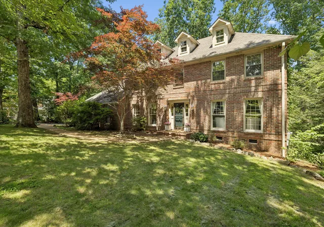 Homes for sale in Signal Mountain, TN | 501 N Palisades Dr, Signal Mountain, TN 37377 | MLS# 1537903
