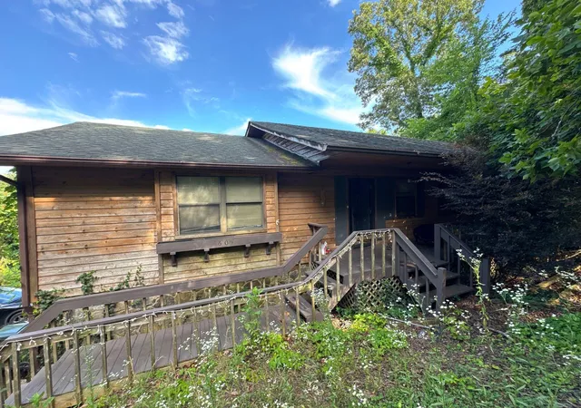 Homes for sale in Ringgold, GA | 605 Clearview Dr, Ringgold, GA 30736 | MLS# 1537803
