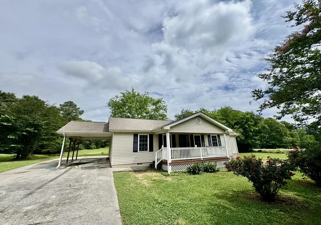 Homes for sale in Tunnel Hill, GA | 600 Pine Oaks Dr, Tunnel Hill, GA 30755 | MLS# 1538100