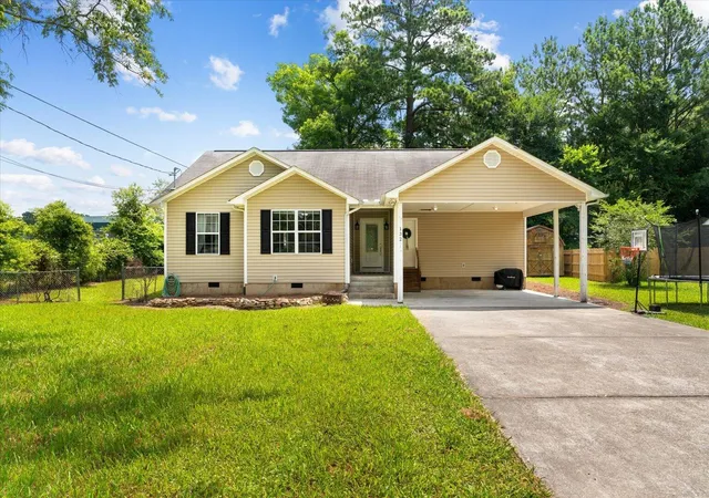 Homes for sale in Chatsworth, GA | 132 9th Ave, Chatsworth, GA 30705 | MLS# 1537813
