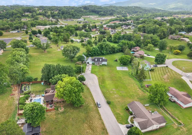 Homes for sale in Jacksboro, TN | 314 Springfield Ln, Jacksboro, TN 37757 | MLS# 1537834