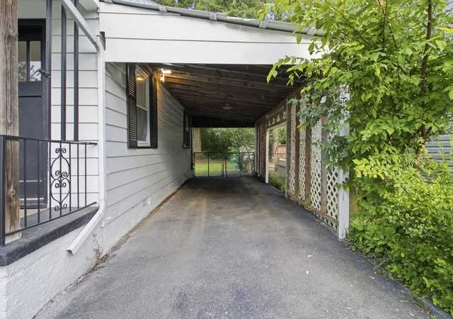 Homes for sale in Chattanooga, TN | 606 S Moore Rd, Chattanooga, TN 37412 | MLS# 1537910
