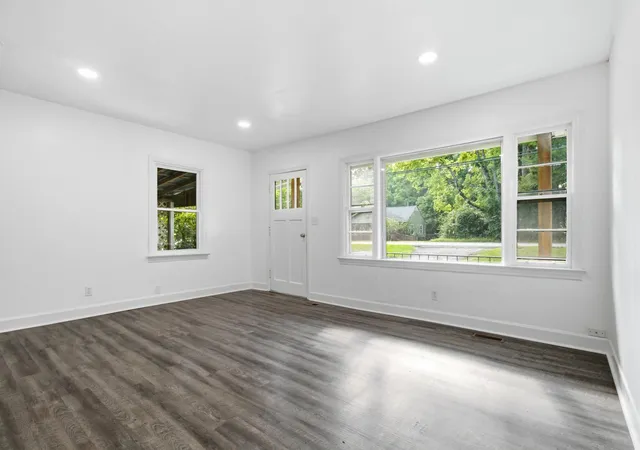 Homes for sale in Chattanooga, TN | 606 S Moore Rd, Chattanooga, TN 37412 | MLS# 1537910