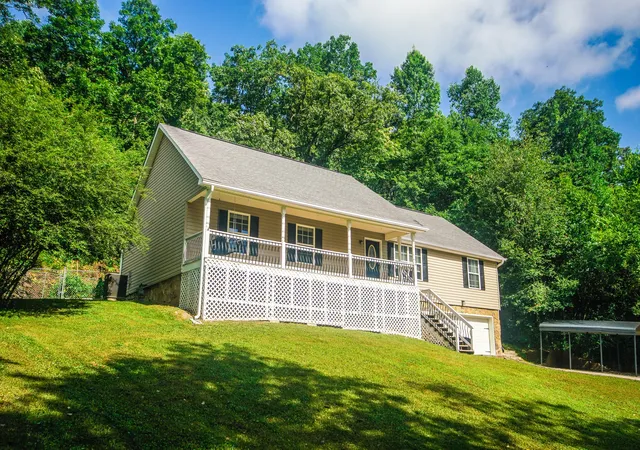 Homes for sale in Soddy Daisy, TN | 10721 Dallas Hollow Rd, Soddy Daisy, TN 37379 | MLS# 1537875