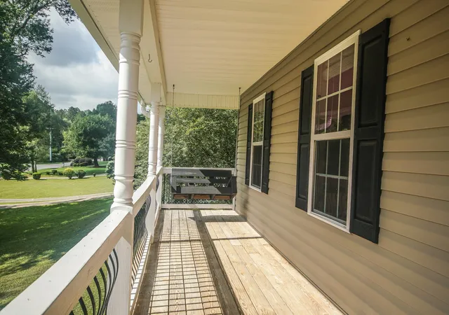 Photo 3 of Single family home for sale at 10721 Dallas Holw Rd, Soddy Daisy, TN 37379 | MLS# 1537875 | Listing updated on 2026-10-05