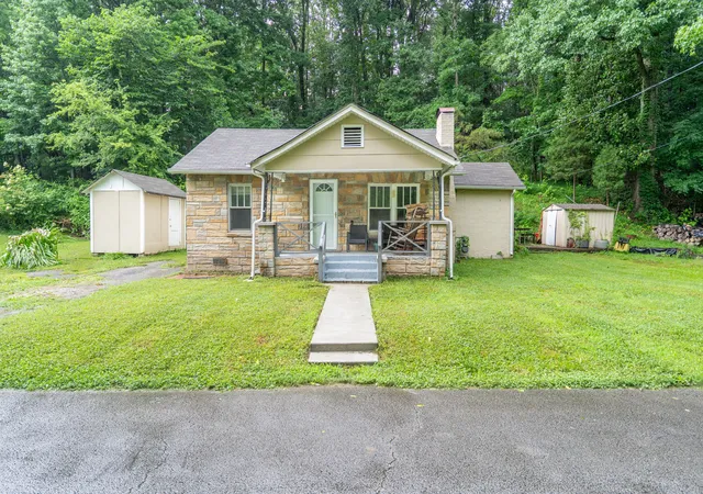 Homes for sale in Soddy Daisy, TN | 10209 Card Rd, Soddy Daisy, TN 37379 | MLS# 1538041