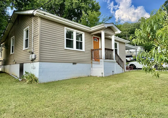 Homes for sale in Rossville, GA | 212 Dale St, Rossville, GA 30741 | MLS# 1537933