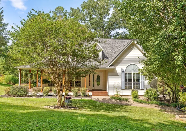 Homes for sale in Soddy Daisy, TN | 1011 Clift Cave Dr, Soddy Daisy, TN 37379 | MLS# 1538276