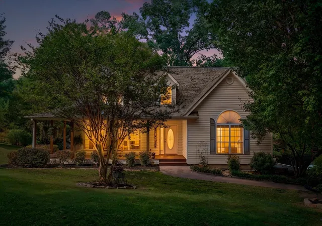 Homes for sale in Soddy Daisy, TN | 1011 Clift Cave Dr, Soddy Daisy, TN 37379 | MLS# 1538276