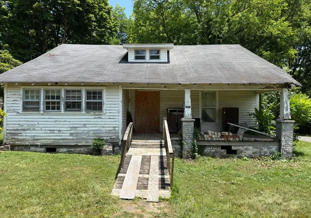 Homes for sale in Athens, TN | 201 Rosedale St, Athens, TN 37303 | MLS# 1538085