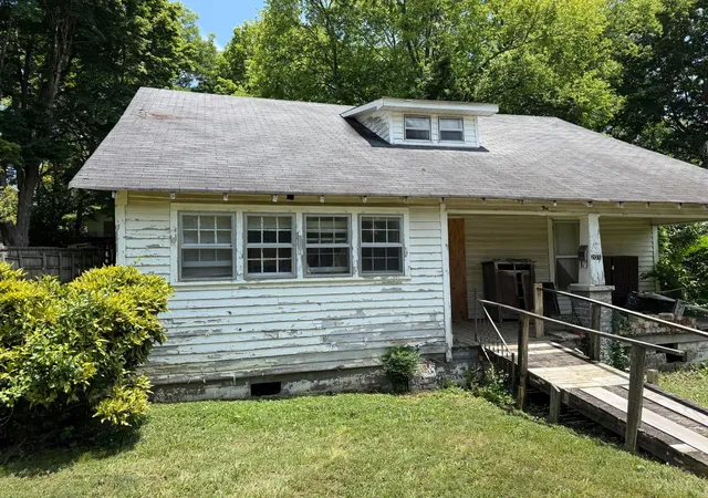 Homes for sale in Athens, TN | 201 Rosedale St, Athens, TN 37303 | MLS# 1538085