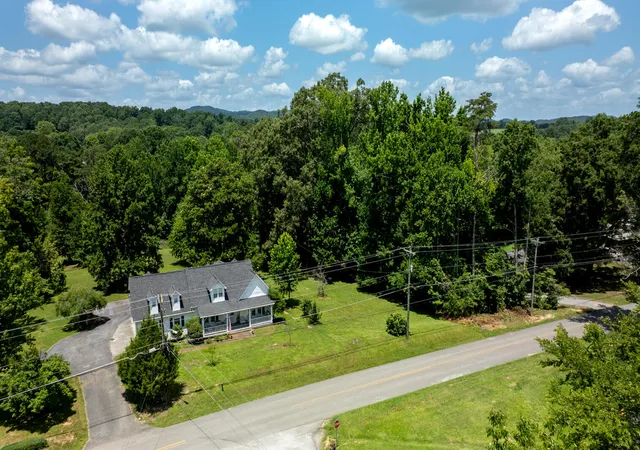 Homes for sale in La Fayette, GA | 1417 W Wn Main St, La Fayette, GA 30728 | MLS# 1538075