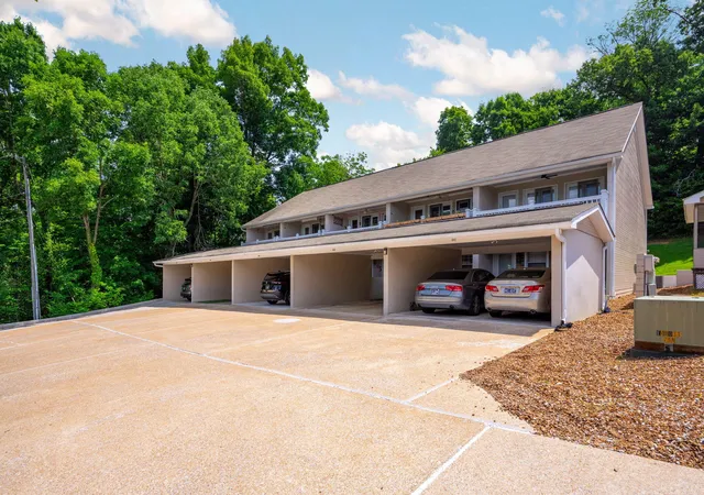 Photo 3 of Sale Pending at 643 W View Rd, Chattanooga, TN 37415 | MLS# 1538080 | Listing updated on 2026-07-30