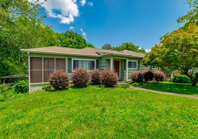 Photo 2 of Sale Pending at 837 Linden Hall Rd, Chattanooga, TN 37415 | MLS# 1538099 | Listing updated on 2026-07-15