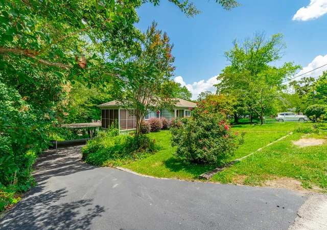 Photo 2 of Sale Pending at 837 Linden Hall Rd, Chattanooga, TN 37415 | MLS# 1538099 | Listing updated on 2026-07-15