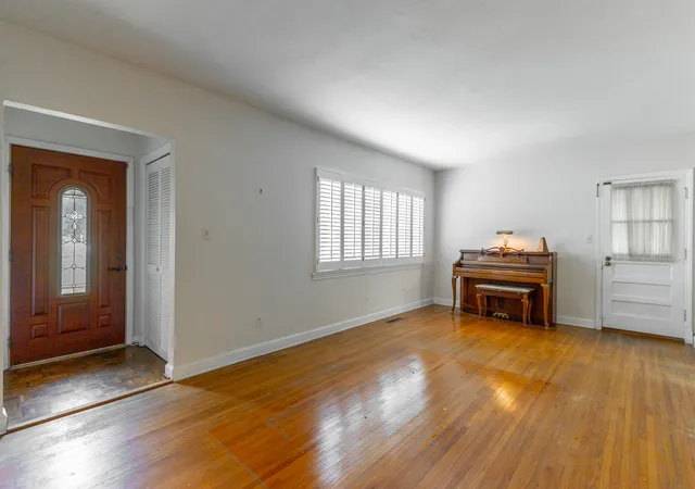 Photo 4 of Sale Pending at 837 Linden Hall Rd, Chattanooga, TN 37415 | MLS# 1538099 | Listing updated on 2026-07-15