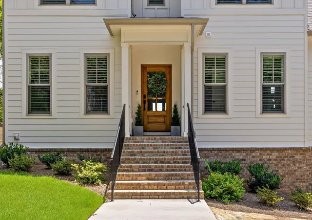 Photo 2 of Single family home for sale at 1006 Fairmount Ave, Chattanooga, TN 37405 | MLS# 1538154 | Listing updated on 2026-07-26