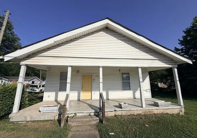 Photo 1 of Sale Pending at 1111 S Willow St, Chattanooga, TN 37404 | MLS# 1538172 | Listing updated on 2026-08-19