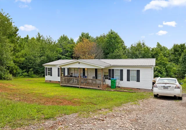3rd image of 628 Crystal View Ct, Dalton, GA 30721 | MLS# 1538145