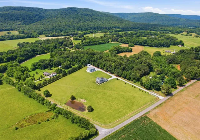 Homes for sale in Decherd, TN | 354 Garner Rd, Decherd, TN 37324 | MLS# 1538430