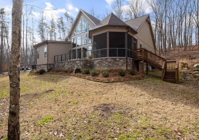 Homes for sale in Signal Mountain, TN | 354 Mountain Farms Rd, Signal Mountain, TN 37377 | MLS# 1538164