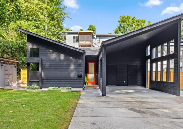 Photo 1 of Single family home for sale at 1767 White Oak Rd, Chattanooga, TN 37415 | MLS# 1538324 | Listing updated on 2026-09-05