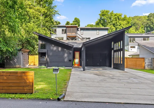 Photo 2 of Single family home for sale at 1767 White Oak Rd, Chattanooga, TN 37415 | MLS# 1538324 | Listing updated on 2026-09-05