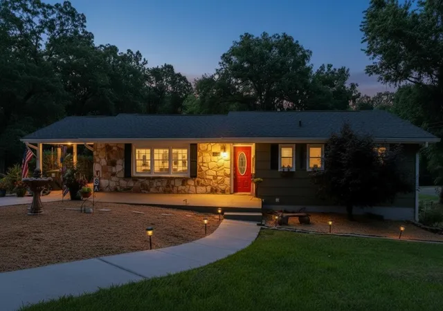 Photo 2 of Single family home for sale at 526 Semi Cir, Chattanooga, TN 37415 | MLS# 1538327 | Listing updated on 2026-09-10