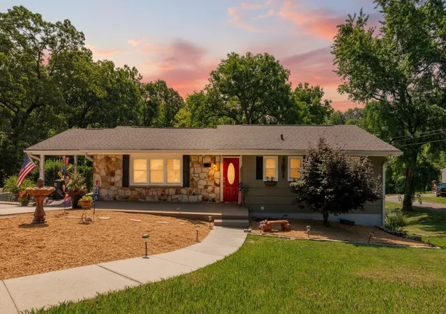 Photo 2 of Single family home for sale at 526 Semi Cir, Chattanooga, TN 37415 | MLS# 1538327 | Listing updated on 2026-09-10